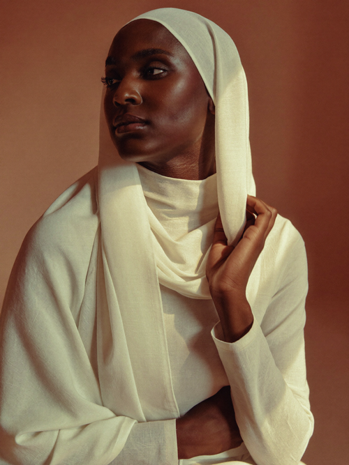 Cotton-linen double-face square scarf worn by Zainab