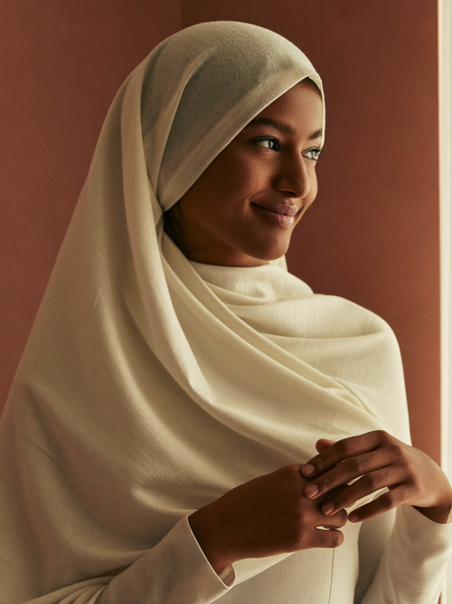 Cotton-linen double-face square scarf worn by Fatima