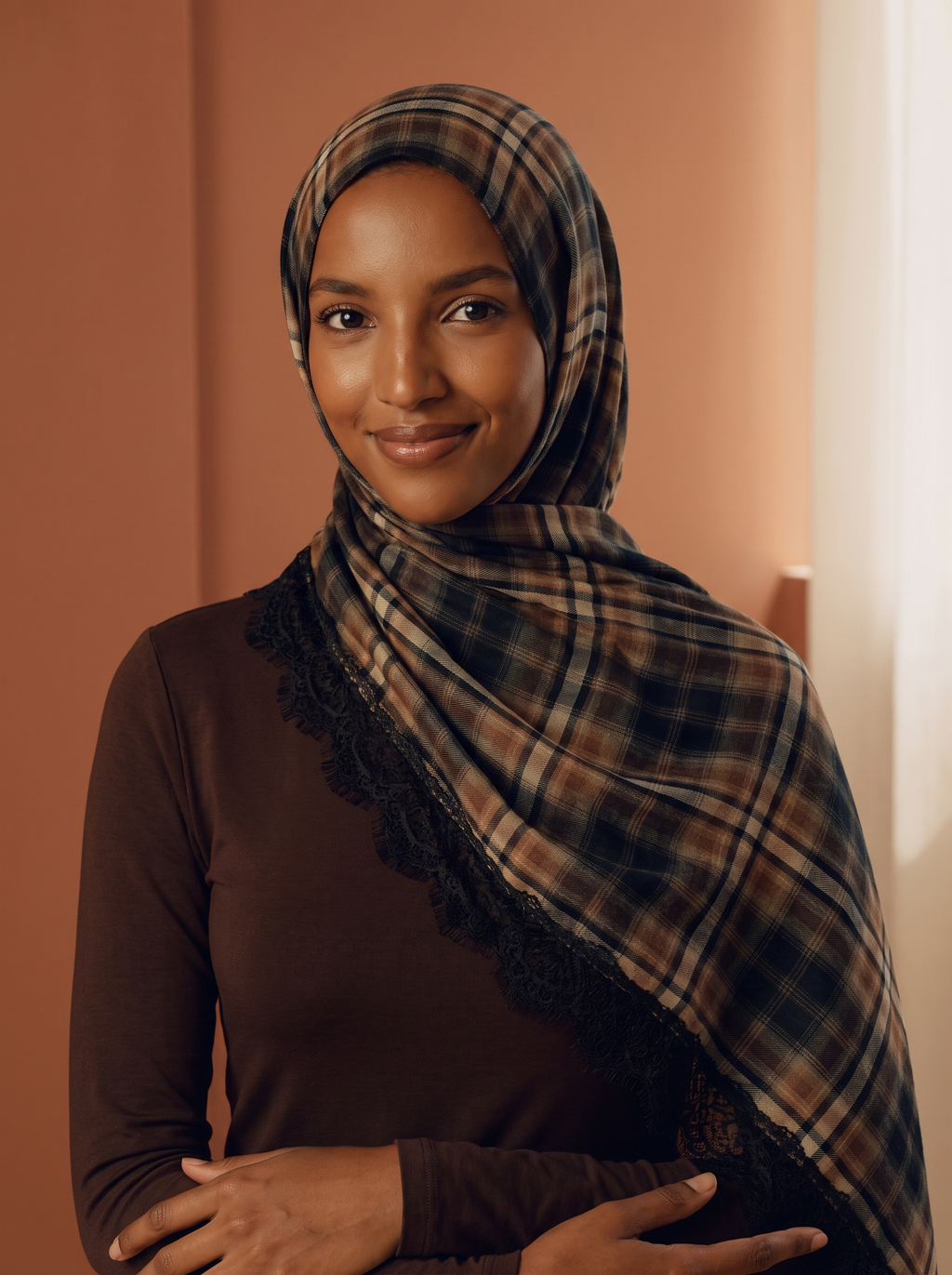 Ethnic plaid lace scarf worn by Fatima